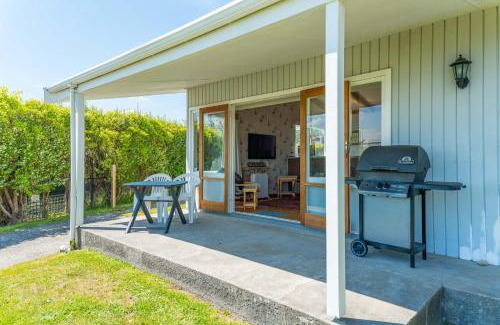 Rainbow Point House | Lakeview Cottage - Rainbow Point Holiday Home