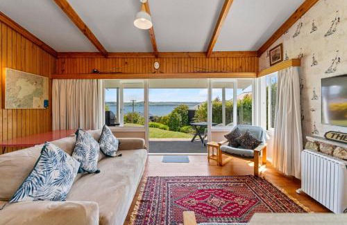 Rainbow Point House | Lakeview Cottage - Rainbow Point Holiday Home