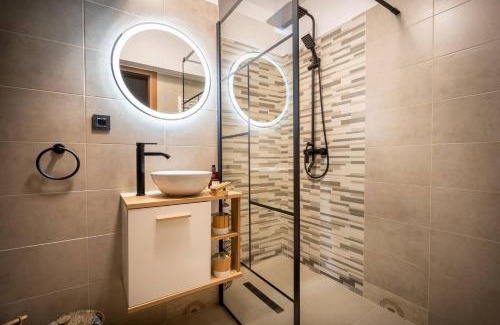 Cluj County Apartment | LakeView CozyNook - Tennis, UnderGround Parking, Modern, Balcony