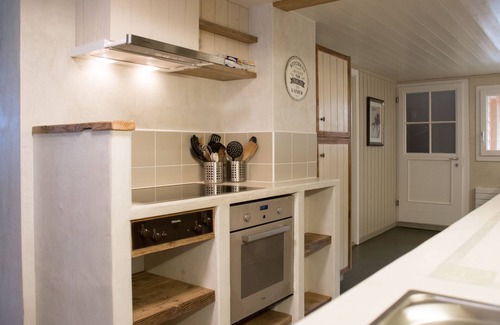 Ringgenberg Apartment | Lakeview Family Apartment. Sleeps 10, Ringgenberg-Lake Brienz, 4km to Interlaken