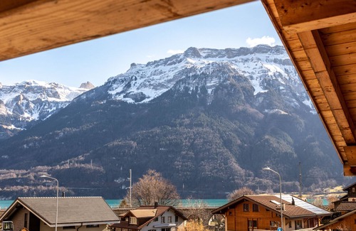 Ringgenberg Apartment | Lakeview Family Apartment. Sleeps 10, Ringgenberg-Lake Brienz, 4km to Interlaken