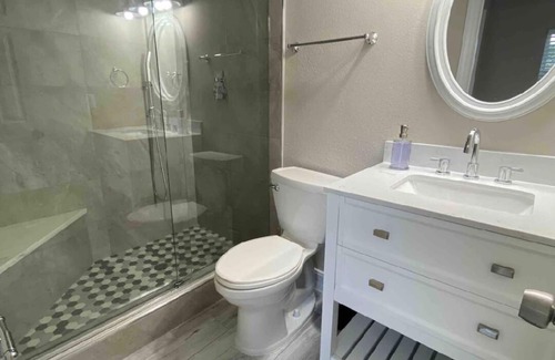 Conway House | lakeview home minutes from MCO airport