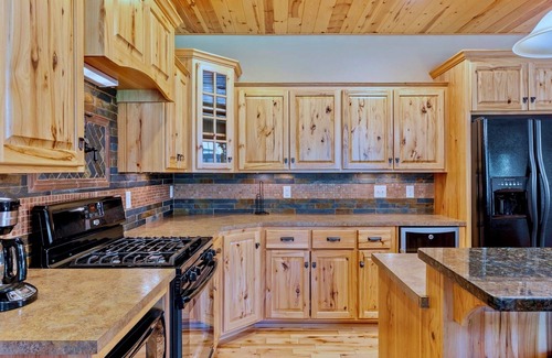 Pequot Lakes Resort | Lakeview Home with Dock on the Whitefish Chain, Outdoor Pool, Pickleball & More