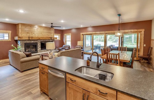 Pequot Lakes Resort | Lakeview Home with Dock on the Whitefish Chain, Outdoor Pool, Pickleball & More