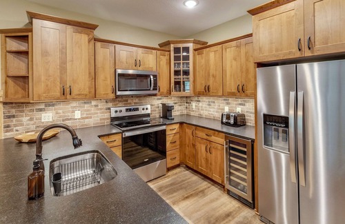 Pequot Lakes Resort | Lakeview Home with Dock on the Whitefish Chain, Outdoor Pool, Pickleball & More