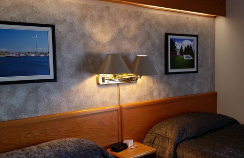 Algoma District Hotel | Lakeview Inn