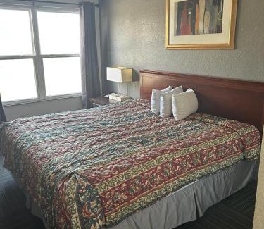 Lake St Louis Hotel | Lakeview Inn