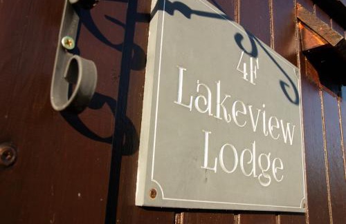 Builth Wells Apartment | Lakeview Lodge, Builth Wells no tradesmen allowed