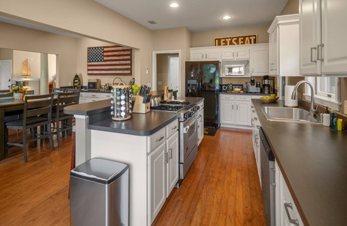 Bolton Landing House | Lakeview Lodge|Hot Tub|9 Beds|Pet Friendly|Dock Slip|Lake Views|