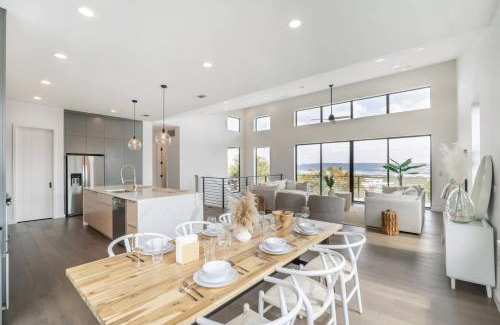 McNeil House | Lakeview Retreat: Terrace BBQ