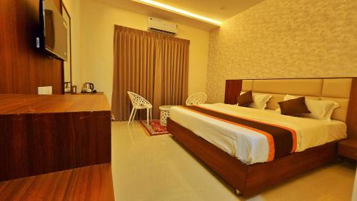 Electronics City Hotel | LakeWood Gardenia Boutique Hotel