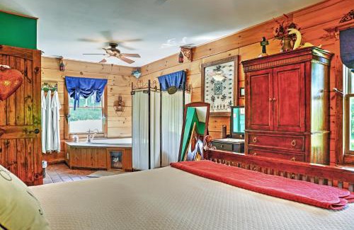 Ingles House | Lakewood Lodge Escape with Fire Pit