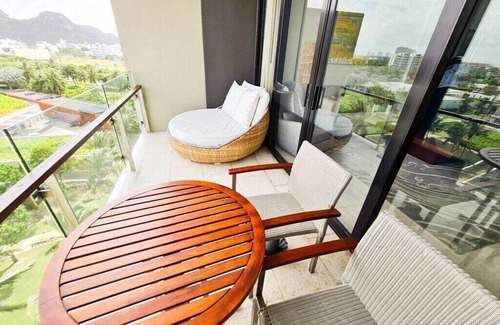 Ngu Hanh Son House | Lalahouses - 2BR Ocean View Apt in Huyatt Regency