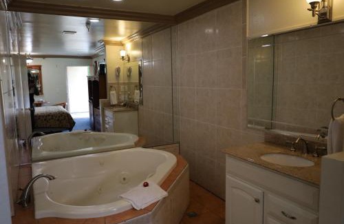 Whittier Hotel | Lambert Inn