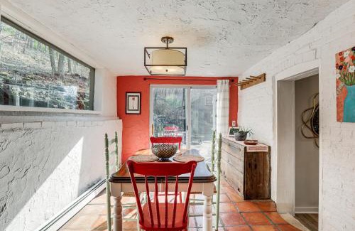 Lambertville Apartment | Lambertville Retreat - Walk to Shopping and Dining!