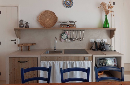 Castellana Grotte Apartment | LAMIA - L'Aia di Cucumo apartment sleeps 8 in the countryside of Castellana Grotte