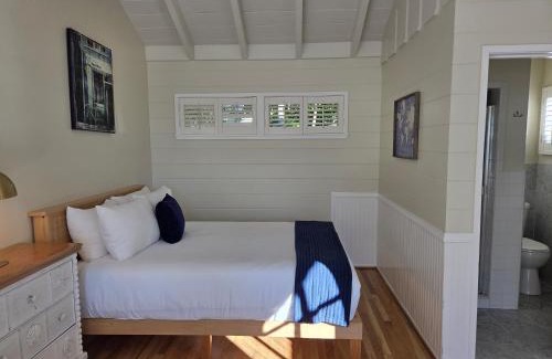 Golden Rectangle Hotel | Lamp Lighter Inn and Sunset Suites