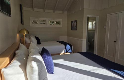 Golden Rectangle Hotel | Lamp Lighter Inn and Sunset Suites