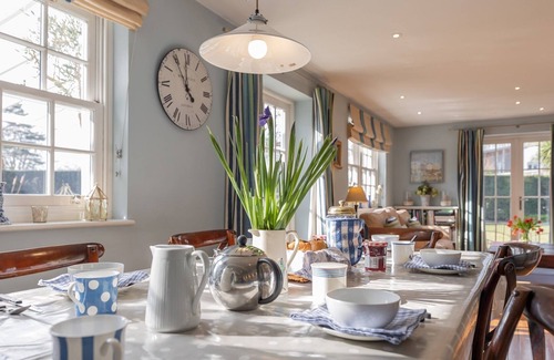 Walberswick Cottage | Lampland House - a cottage that sleeps 6 guests in 3 bedrooms