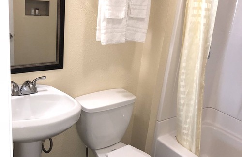 Clearlake Hotel | Lamplighter Motel