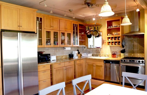 Lanai City House | Lana’i Oasis and Gem, The Artist's House