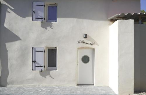 Laroque House | LAncien Chai