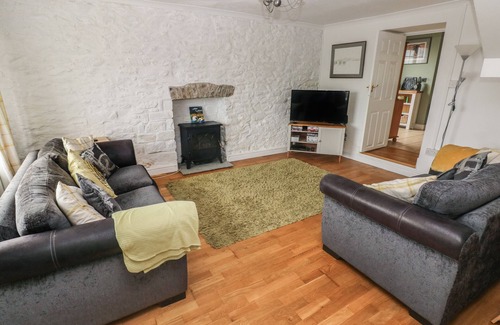 Pentrefelin Cottage | LANDEG, pet friendly, with a garden in Llandeilo