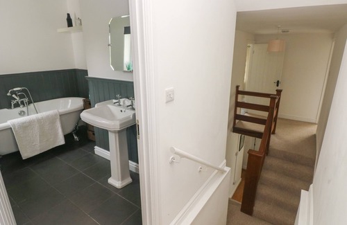 Pentrefelin Cottage | LANDEG, pet friendly, with a garden in Llandeilo