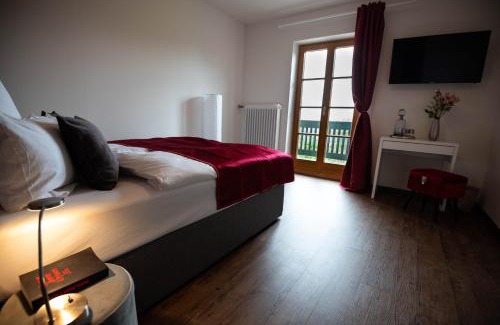 Bernau am Chiemsee Hotel | Landgasthof Hittenkirchen