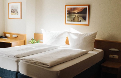 Doerentrup Hotel | Landhaus Begatal