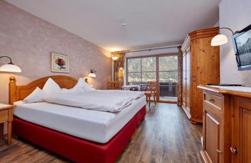 Mittenwald Hotel | Landhaus Sonnenbichl Mittenwald