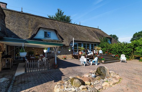 Delve House | Landhaus von Lilienfeld mit Schwimmbad, Sauna, Solarium, Fitnessraum und Garten