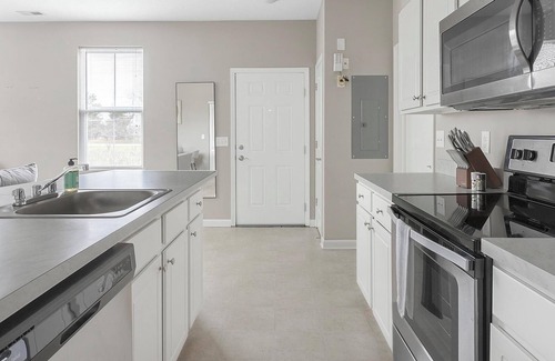 Canal Winchester Apartment | Landing | Amazing 1BD, Clubhouse, Gym