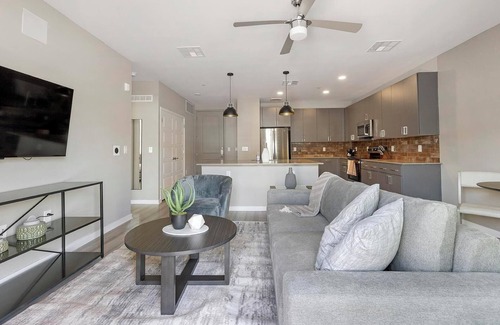 Warehouse District Apartment | Landing | Amazing 1BD, Clubhouse, Yoga Studio