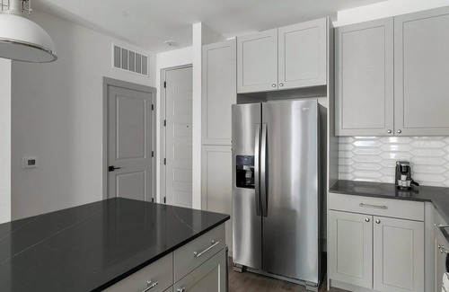 Houston Apartment | Landing | Amazing 1BD, Courtyard, Gym