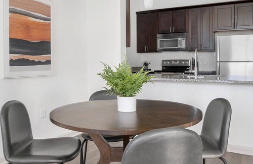 Seven Springs Apartment | Landing at Avalon at Seven Springs Apartments - 2 Bedrooms in Seven Springs