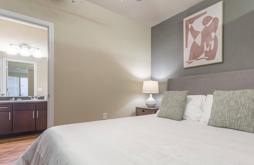 South Oklahoma City Apartment | Landing at Avia at the Lakes - Studio in South Oklahoma City