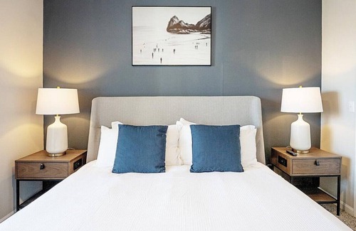 Mount Pleasant Apartment | Landing at Belle Hall Apartments - 1 Bedroom in Downtown Mount Pleasant