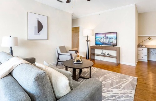 Mount Pleasant Apartment | Landing at Belle Hall Apartments - 1 Bedroom in Downtown Mount Pleasant