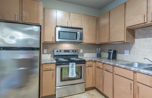 Bixby Apartment | Landing at Encore Memorial - 2 Bedrooms in Downtown Bixby
