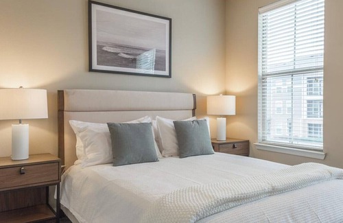 Bixby Apartment | Landing at Encore Memorial - 2 Bedrooms in Downtown Bixby