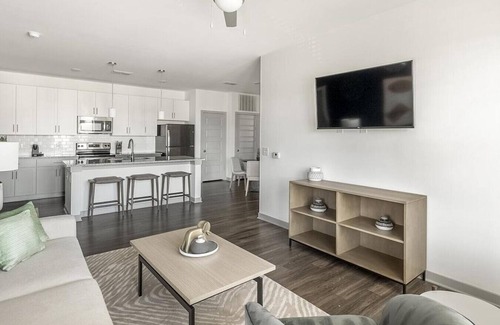 Homewood Apartment | Landing at Estelle - 2 Bedrooms in West Homewood/Edgemont Park