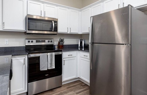 Columbus Apartment | Landing at Gateway Lofts - 1 Bedroom in West Scioto