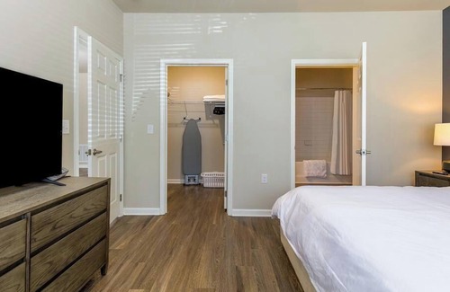 Wilmington Apartment | Landing at Harrington Square - 1 Bedroom in Downtown Leland