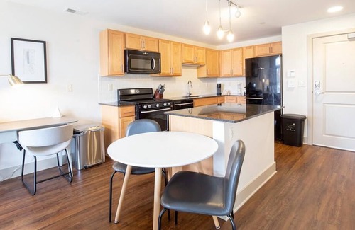 Detroit Apartment | Landing at Orleans Landing - 1 Bedroom in Rivertown Warehouse District