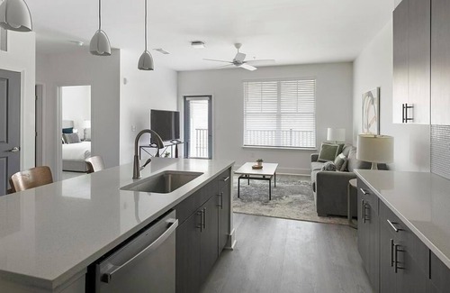 Crestline Heights Apartment | Landing at Station at Crestline - 2 Bedrooms in Mountain Brook