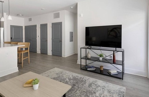 Crestline Heights Apartment | Landing at Station at Crestline - 2 Bedrooms in Mountain Brook