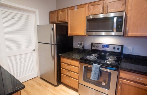 Ellicott City Apartment | Landing at The Elms at Montjoy - 2 Bedrooms in Downtown Ellicott City