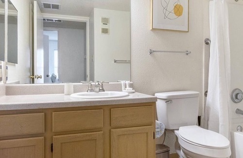 Biggs Field Apartment | Landing at The Phoenix - 1 Bedroom in Mission Valley