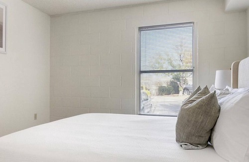 Biggs Field Apartment | Landing at The Phoenix - 1 Bedroom in Mission Valley